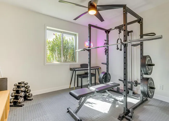 Snowbird Haven W/ Hot Tub! 3 Mi To Dtwn Holiday home